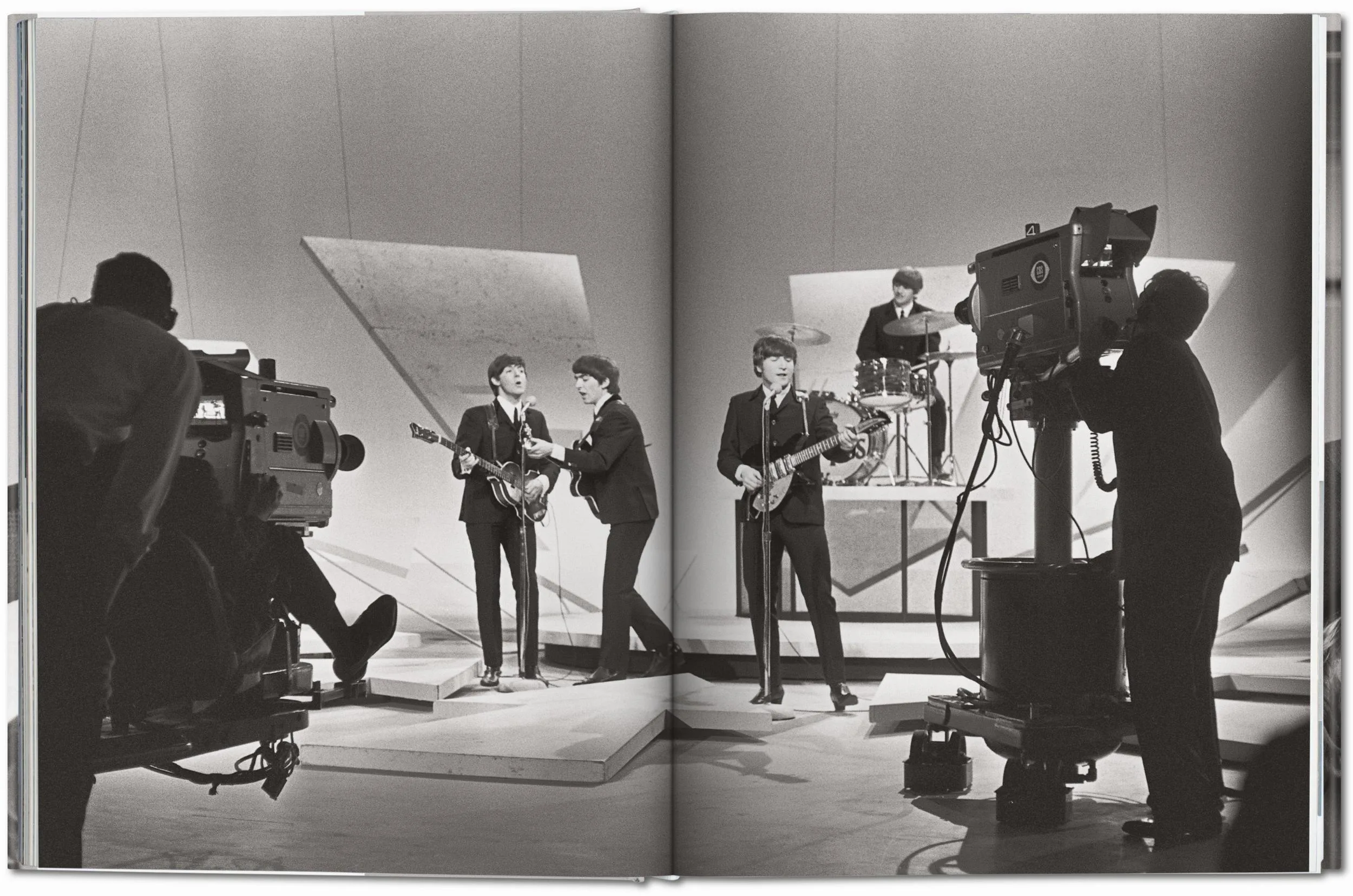 Harry Benson. The Beatles - Image 4