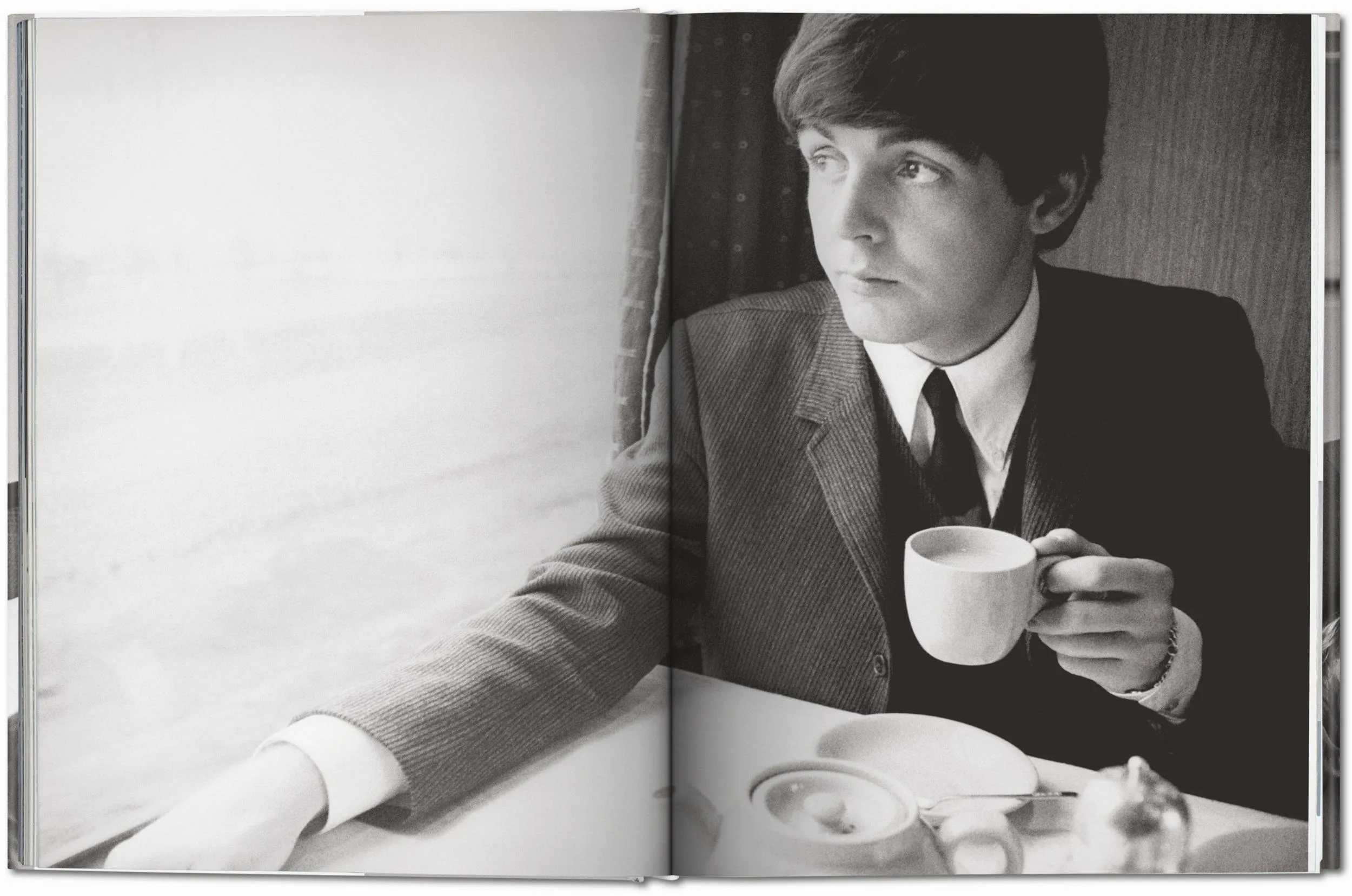 Harry Benson. The Beatles - Image 5