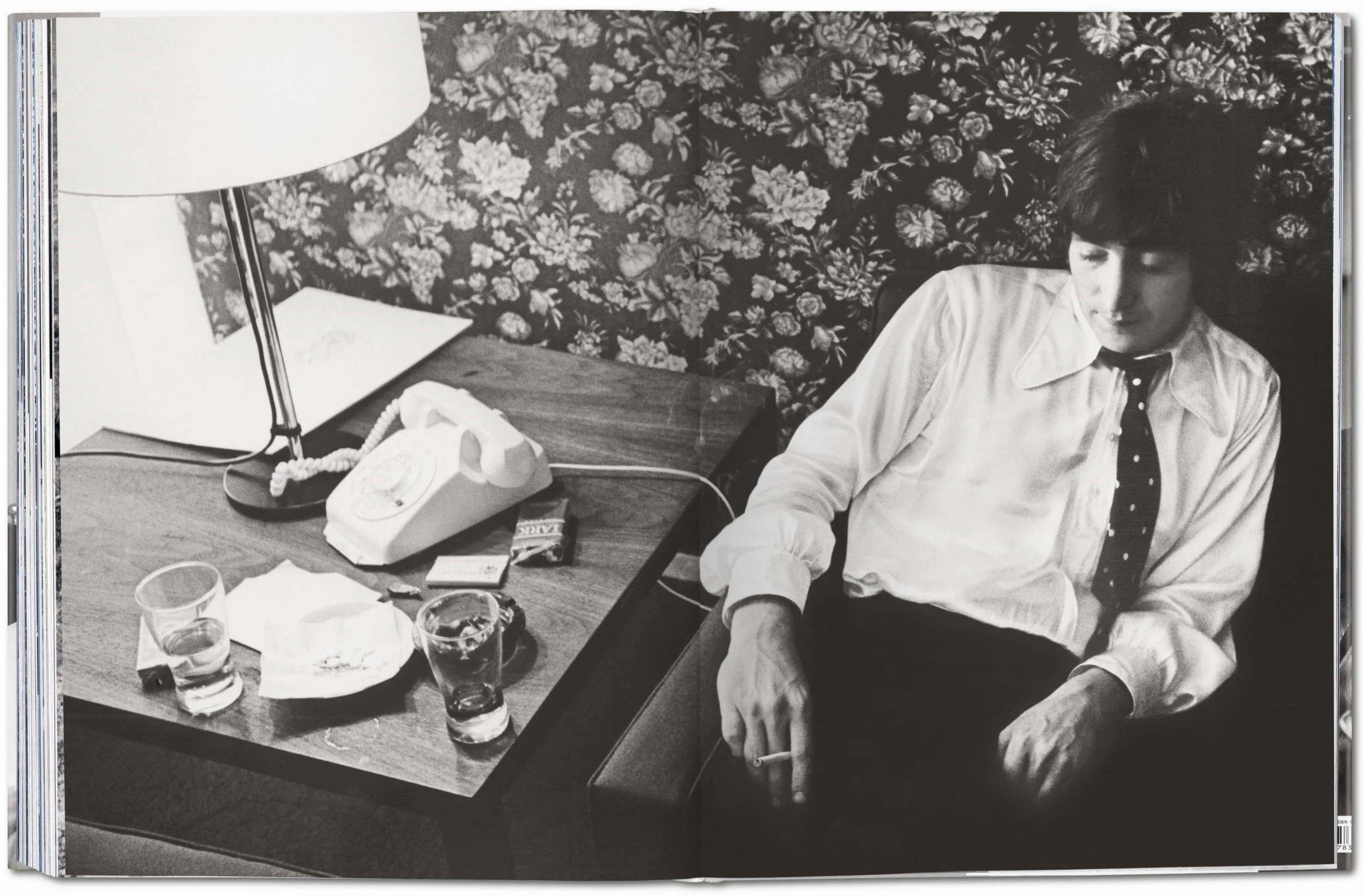 Harry Benson. The Beatles - Image 7