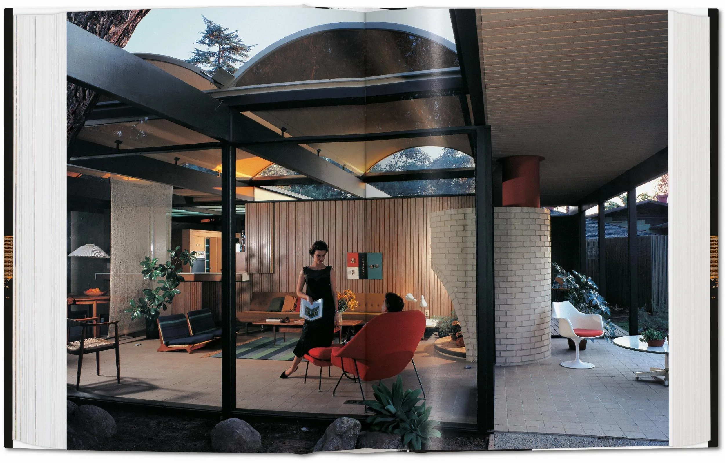 Case Study Houses. The Complete CSH Program 1945-1966. 45th Ed. - Image 6