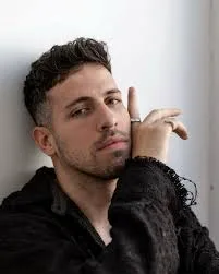 Foto do autor Adam Silvera