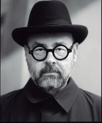 Fotografia do autor Carlos Ruiz Zafón